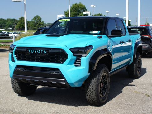 Used 2026 Toyota Tacoma TRD Pro AWD/4WD image 2