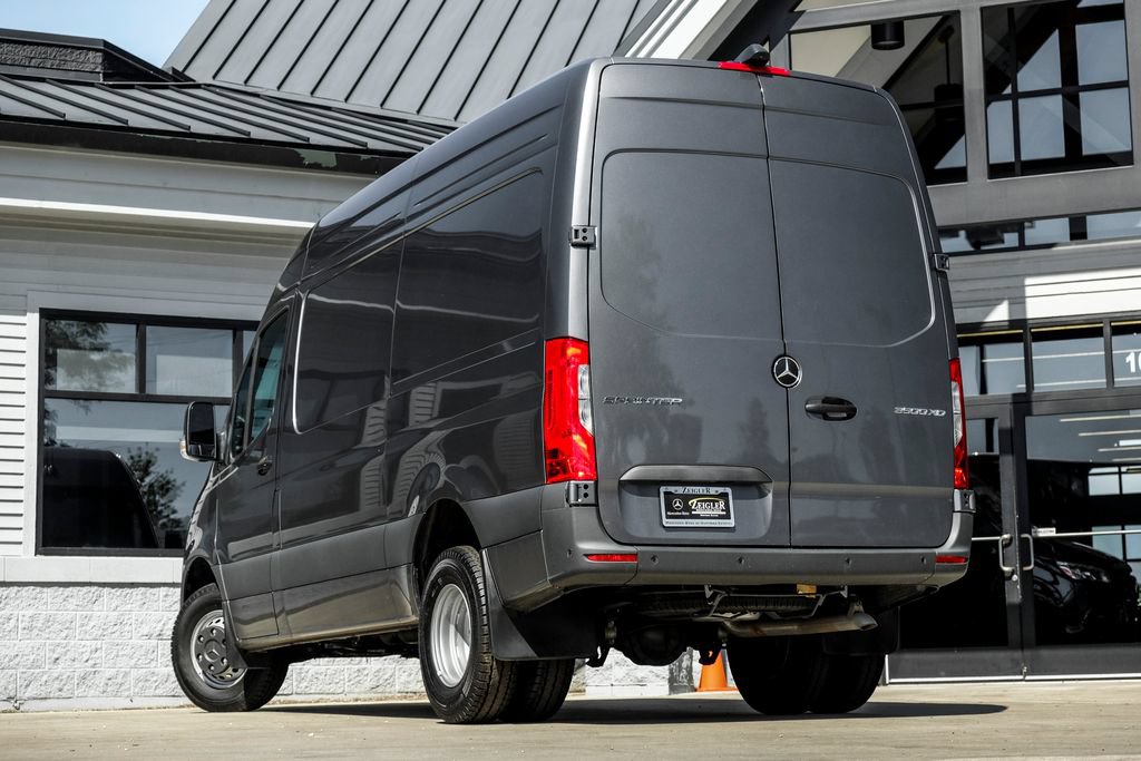 Used 2025 Mercedes-Benz Sprinter 3500 image 2
