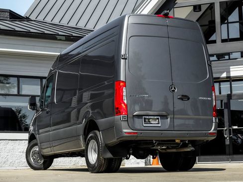 Used 2025 Mercedes-Benz Sprinter 3500 image 2