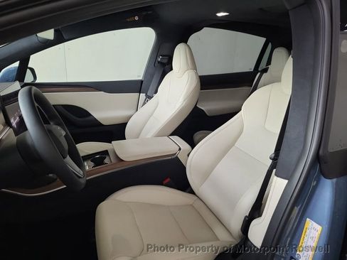 Used 2026 Tesla Model X AWD/4WD image 3