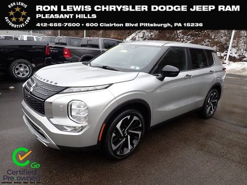 Used 2022 Mitsubishi Outlander SE image 1