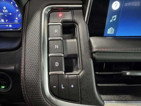 Used 2022 Chevrolet Tahoe RST w/ Luxury Package AWD/4WD image 28