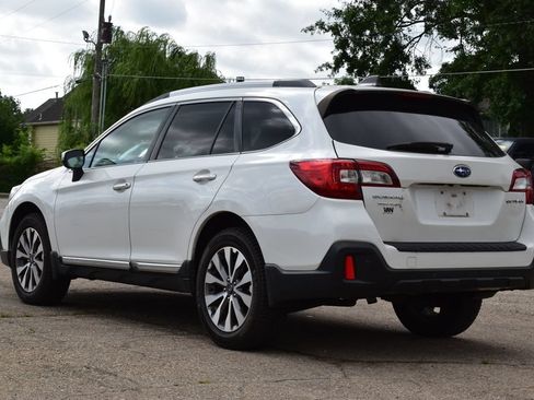 Used 2019 Subaru Outback 2.5i Touring AWD/4WD image 5