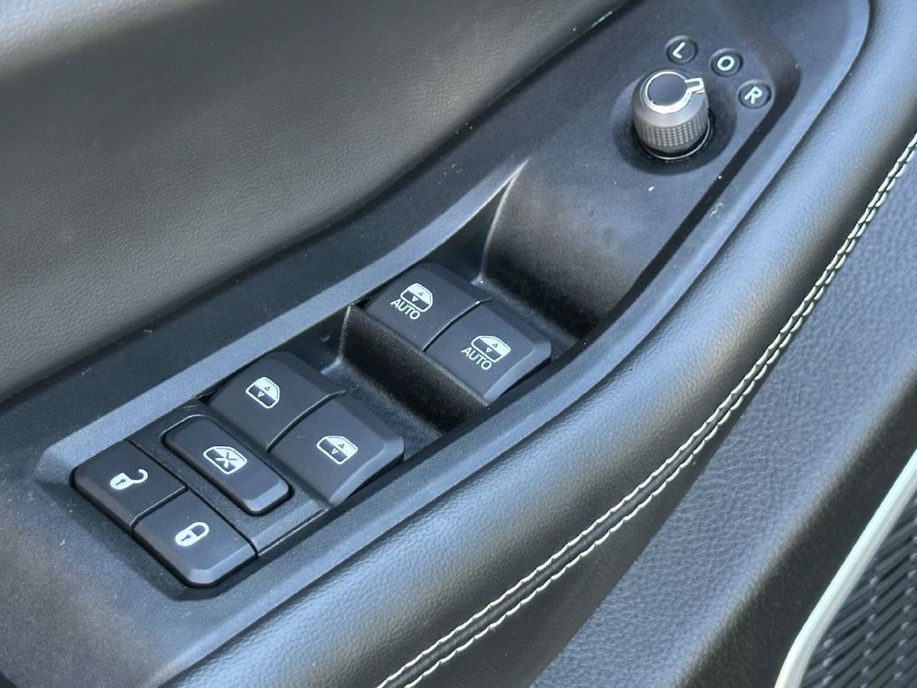Used 2023 Jeep Grand Cherokee 4WD 4xe image 27