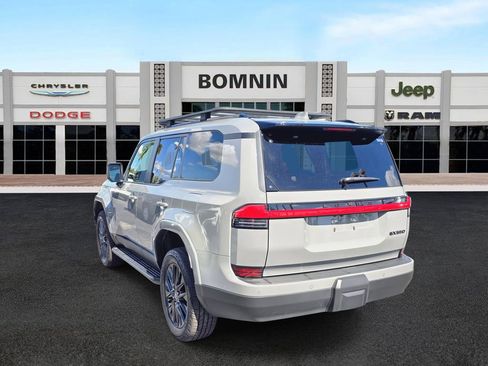 Used 2024 Lexus GX 550 image 4