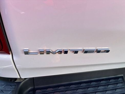 Used 2020 RAM 1500 Limited w/ Body Color Bumper Group AWD/4WD image 25