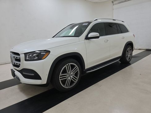 Used 2022 Mercedes-Benz GLS 450 4MATIC image 2