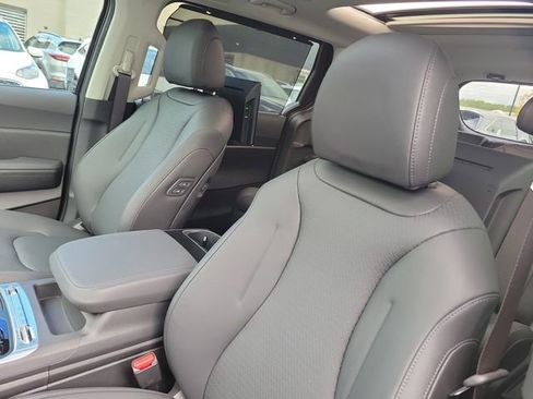 New 2026 Kia Carnival SX Prestige image 16