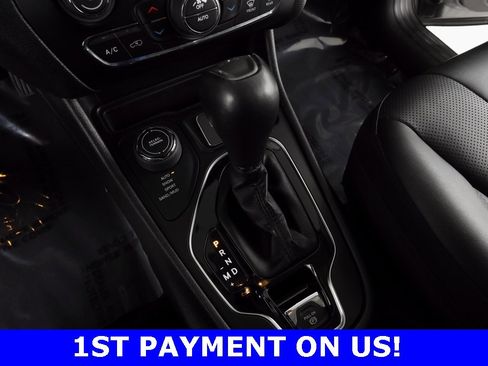 Certified 2023 Jeep Cherokee Altitude Lux image 29