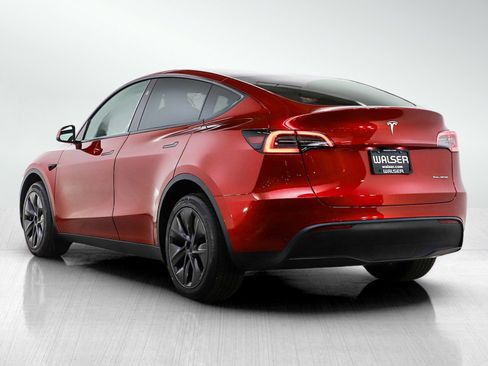 Used 2025 Tesla Model Y Long Range image 3