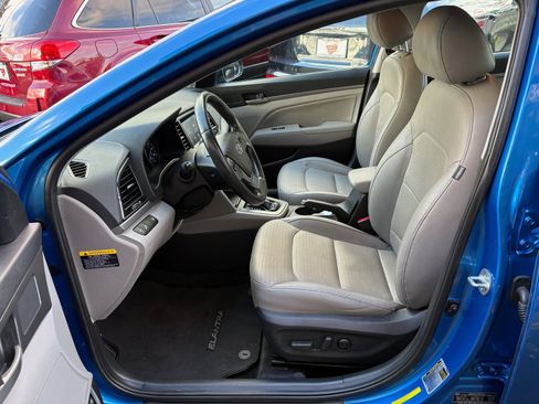 Used 2017 Hyundai Elantra Limited image 9