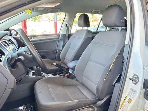 Used 2016 Volkswagen Golf S image 14