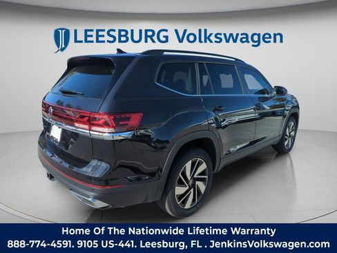 Used 2025 Volkswagen Atlas SE image 6