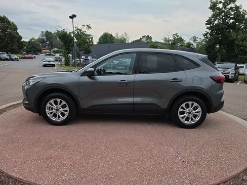 Used 2025 Ford Escape Active AWD/4WD image 2