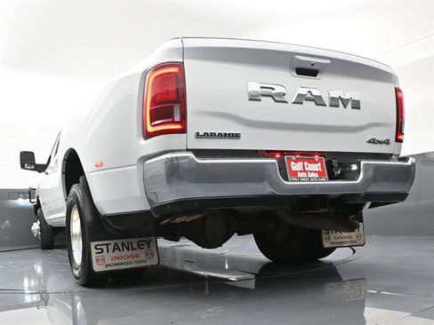 Used 2026 RAM 3500 Laramie w/ Towing Technology Group AWD/4WD image 35