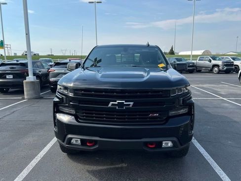 Used 2020 Chevrolet Silverado 1500 LT Trail Boss image 3