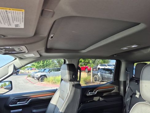 Used 2024 GMC Sierra 1500 Denali AWD/4WD image 31