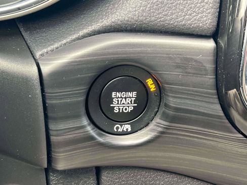 Used 2021 Jeep Grand Cherokee Laredo X image 15