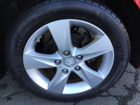 Used 2013 Hyundai Elantra GLS image 23