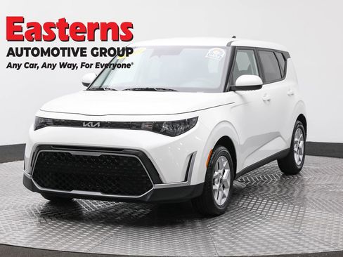 Used 2025 Kia Soul LX w/ LX Technology Package image 1