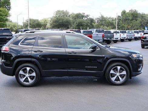 Used 2019 Jeep Cherokee Limited AWD/4WD image 10