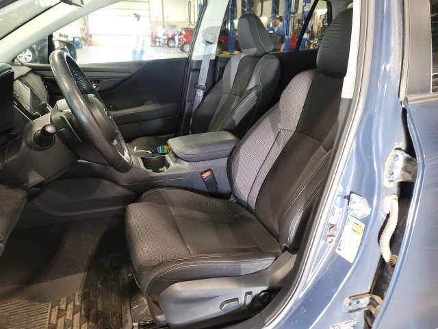 Used 2025 Subaru Outback Premium AWD/4WD image 10