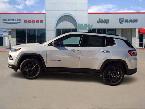 New 2026 Jeep Compass Latitude image 3