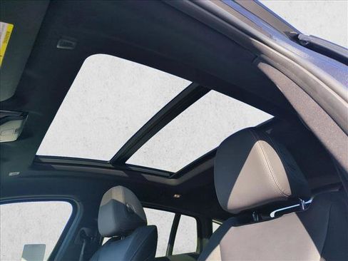 Certified 2025 BMW X4 xDrive30i w/ Premium Package image 16