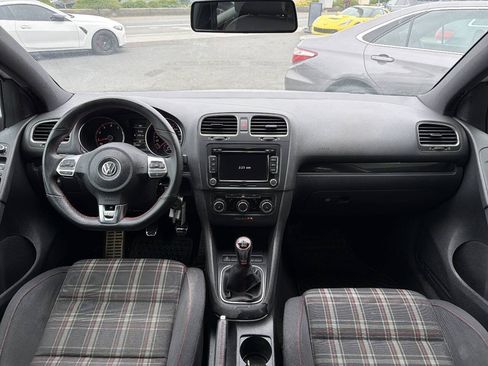Used 2011 Volkswagen GTI 4-Door FWD image 25