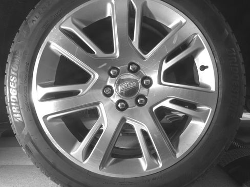 Used 2020 Cadillac Escalade ESV Luxury AWD/4WD image 14