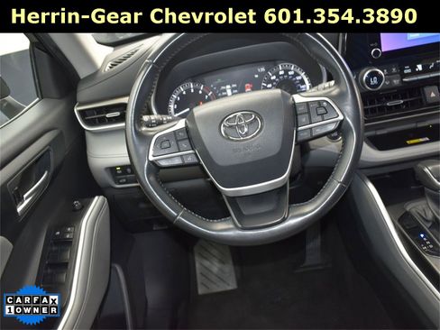 Used 2023 Toyota Highlander XLE image 33