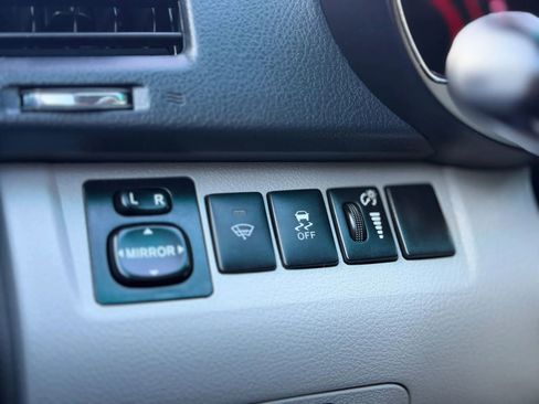 Used 2013 Toyota Highlander Plus image 35