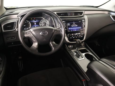 Used 2019 Nissan Murano S FWD image 2