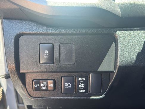 Used 2020 Toyota Tacoma TRD Off-Road w/ Technology Package AWD/4WD image 14