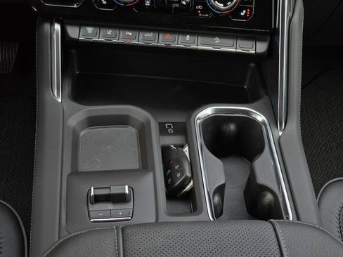 New 2026 GMC Sierra 2500 Denali w/ Denali Reserve Package AWD/4WD image 14