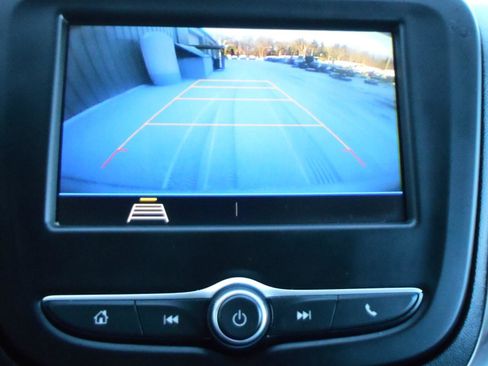 Used 2019 Chevrolet Equinox LT w/ Driver Convenience Package image 8