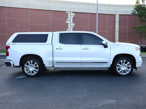 Used 2022 Chevrolet Silverado 1500 High Country w/ High Country Premium Package AWD/4WD image 39