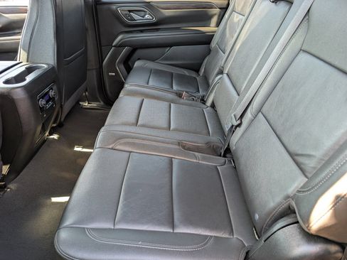 Certified 2024 Chevrolet Suburban LT AWD/4WD image 17