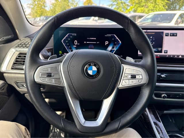 Used 2026 BMW X7 xDrive40i AWD/4WD image 19