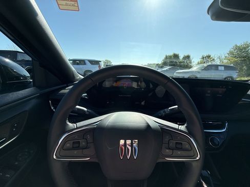 Certified 2025 Buick Envista Sport Touring FWD image 17