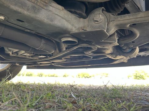 Used 2011 GMC Acadia SLE FWD image 31