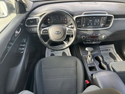 Used 2019 Kia Sorento S image 38