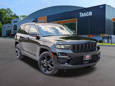 Used 2023 Jeep Grand Cherokee Limited w/ Black Appearance Package AWD/4WD image 1