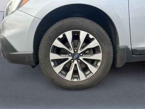 Used 2017 Subaru Outback 2.5i Limited image 9