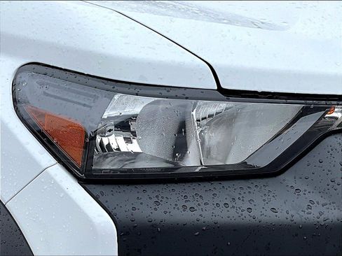 Used 2025 Chevrolet Colorado Trail Boss AWD/4WD image 31