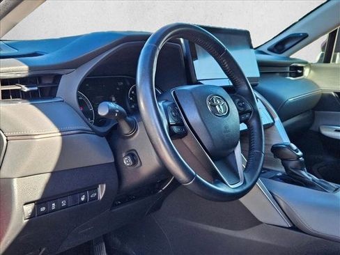 Used 2021 Toyota Venza Limited image 10