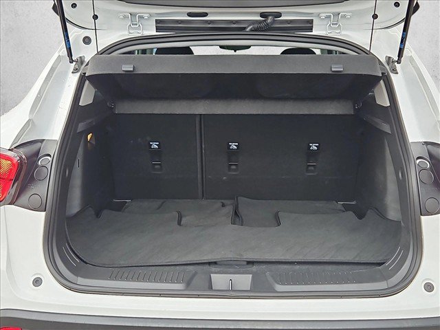 Certified 2025 Chevrolet Trax LT w/ LT Convenience Package FWD image 10