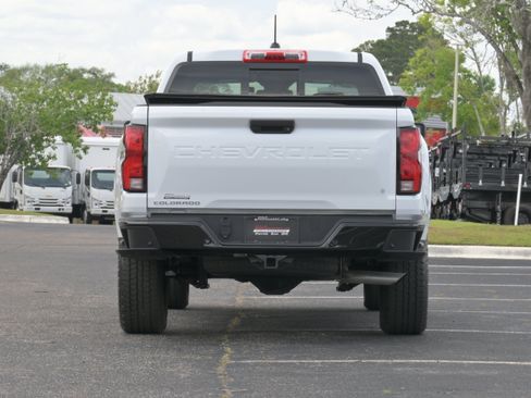 Used 2025 Chevrolet Colorado Z71 w/ Technology Package AWD/4WD image 34