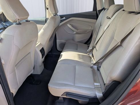 Used 2018 Ford Escape SE image 12