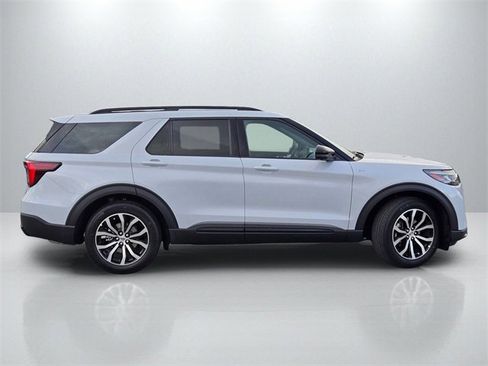 New 2026 Ford Explorer ST-Line image 3